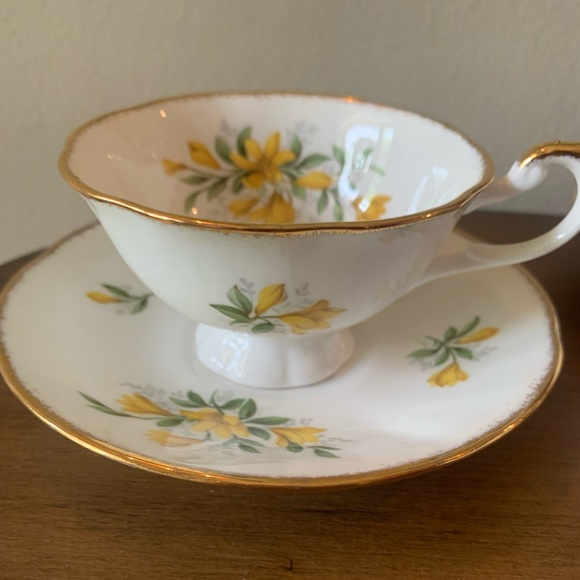 Regal Heritage Fine Bone China Tea cup and Saucer - Picture 1 of 4